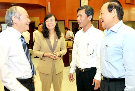 Gắn học tập nghị quyết với thực tiễn