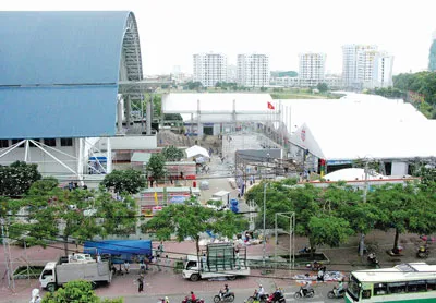 Chuyện tại trung tâm thể thao hàng đầu Đông Nam Á - Thể thao nhường chỗ cho hội chợ!