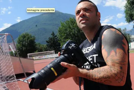 Miccoli đang "săn" ảnh.