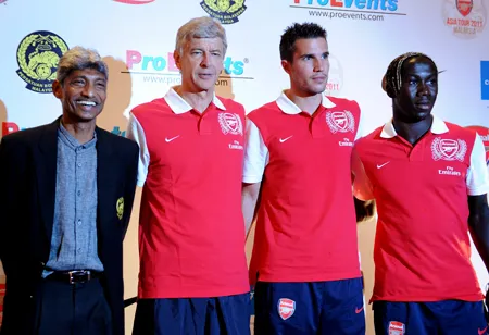 HLV Wenger: Fabregas và Nasri sẽ ở lại Arsenal