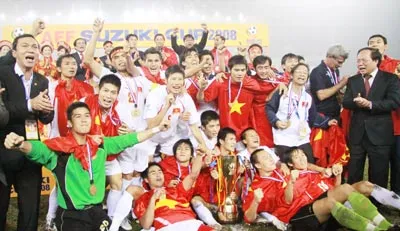 Lạm bàn về chiến lược phát triển bóng đá
