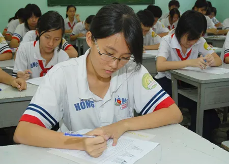 Công bố điểm chuẩn vào lớp 10 năm học 2011-2012 tại TPHCM