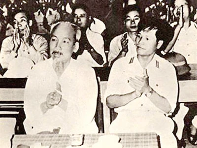 Thơ Tố Hữu về Đại tướng Nguyễn Chí Thanh