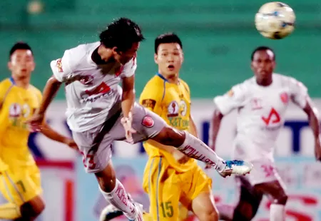 Lượt 22 V-League và giải hạng nhất 2011 - Khánh Hòa rơi xuống cuối bảng