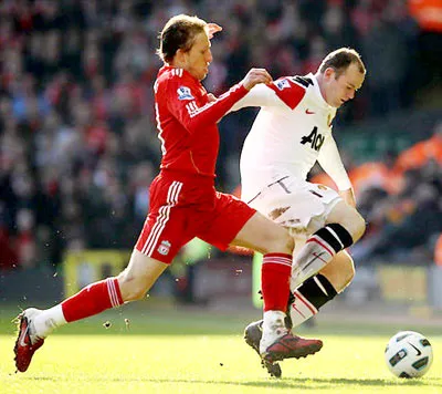 Trước mùa giải mới - Rooney dè chừng Liverpool