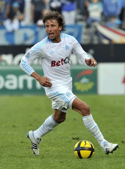 Gabriel Heinze trong màu áo Marseille Gabriel Heinze trong màu áo Marseille