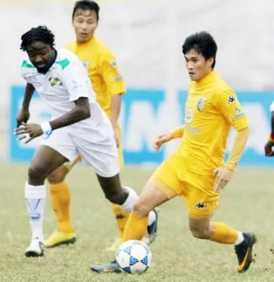 Cuộc đua đến ngôi vô địch Eximbank V-League 2011: Lời thách thức