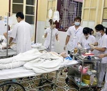 Burn victims being treated at Viet Tiep Friendship Hospital (Photo: VNA) Burn victims being treated at Viet Tiep Friendship Hospital (Photo: VNA)