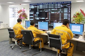 Engineers operate SCADA at Petro Vietnam Gas Corporation Engineers operate SCADA at Petro Vietnam Gas Corporation