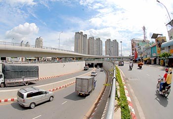 HCMC in urgent need of more investments for traffic infrastructure (Photo: SGGP) HCMC in urgent need of more investments for traffic infrastructure (Photo: SGGP)