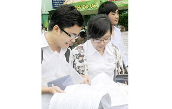 Students appearing for the entrance exam of HCMC Medical University. (Photo: Sggp) Students appearing for the entrance exam of HCMC Medical University. (Photo: Sggp)