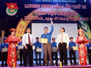 Award ceremony held in the North on August 7 ( Photo: Vietnamplus) Award ceremony held in the North on August 7 ( Photo: Vietnamplus)