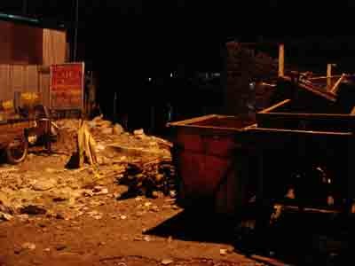 Garbage dump spill polluting city (Photo:A. Quan) Garbage dump spill polluting city (Photo:A. Quan)