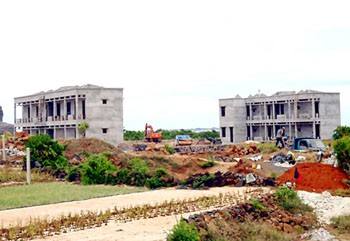 Ly Son thermal power plant under construction for the last two years (Photo: SGGP) Ly Son thermal power plant under construction for the last two years (Photo: SGGP)