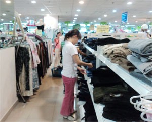 Many big exporters have struggled to develop their retail chain in domestic market due to lack of experience in retail business (Photo: Minh Tri) Many big exporters have struggled to develop their retail chain in domestic market due to lack of experience in retail business (Photo: Minh Tri)