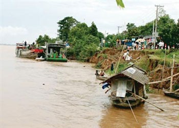 Flood waters rising rapidly in the Mekong Delta Flood waters rising rapidly in the Mekong Delta
