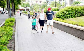 A wide pavement for pedestrians in the centre of the city. (Photo: Sggp) A wide pavement for pedestrians in the centre of the city. (Photo: Sggp)