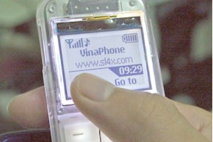 Attractive mobile phones, a new fad ảnh 1 Attractive mobile phones, a new fad ảnh 1