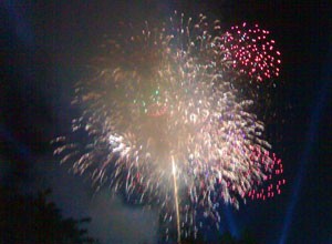 A firework display. (Photo: Anh Vu) A firework display. (Photo: Anh Vu)