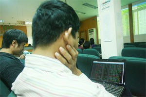 Investors will strongly return to the stock market once interest rate drops and the macroeconomic factors stabilize (Photo: Minh Tri) Investors will strongly return to the stock market once interest rate drops and the macroeconomic factors stabilize (Photo: Minh Tri)