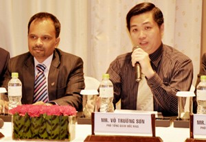 (File photo) Hoang Anh Gia Lai Group’s deputy general director Vo Truong Son speaks while SAP Vietnam’s country manager Srinivas Adimulam looks on during a press briefing announcing HAGL’s ERP implementation in Ho Chi Minh City July 26, 2011 (File photo) Hoang Anh Gia Lai Group’s deputy general director Vo Truong Son speaks while SAP Vietnam’s country manager Srinivas Adimulam looks on during a press briefing announcing HAGL’s ERP implementation in Ho Chi Minh City July 26, 2011