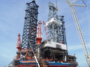The photo shows the first made-in-Vietnam oilrig at PV Shipyard in Ba Ria-Vung Tau. PetroVietnam is set to launch it on September 9, 2011 (Photo courtesy of PV Shipyard) The photo shows the first made-in-Vietnam oilrig at PV Shipyard in Ba Ria-Vung Tau. PetroVietnam is set to launch it on September 9, 2011 (Photo courtesy of PV Shipyard)
