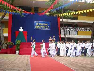 The new academic year opening ceremony at Nguyen Thuong Hien high school in Ho Chi Minh City (Photo: U.Phuong) The new academic year opening ceremony at Nguyen Thuong Hien high school in Ho Chi Minh City (Photo: U.Phuong)