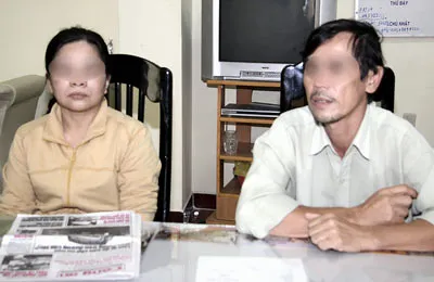 Trần Thị Diệu và Phạm Công Chiến sau khi được giải cứu Trần Thị Diệu và Phạm Công Chiến sau khi được giải cứu
