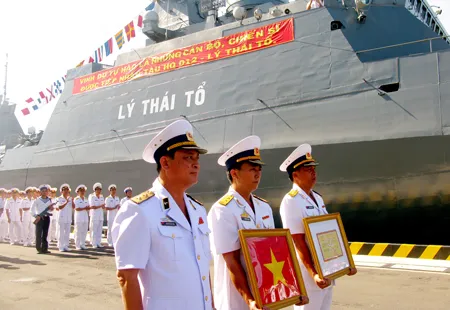 Hải quân Việt Nam tiếp nhận tàu hộ vệ tên lửa