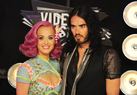 Katy Perry đến tham dự lễ trao giải cùng chồng Katy Perry đến tham dự lễ trao giải cùng chồng