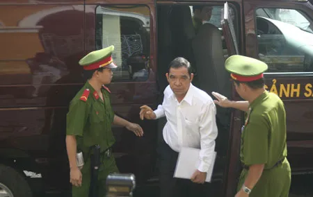 Huỳnh Ngọc Sĩ được đề nghị giảm án ảnh 2 Huỳnh Ngọc Sĩ được đề nghị giảm án ảnh 2