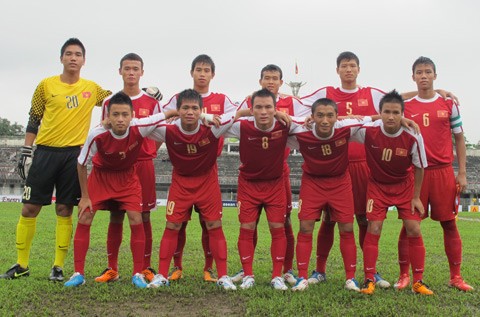 The Vietnam U-19 line-up in the semifinal against Malaysia at the Aung San Stadium in Myanmar’s Yangon (Photo: Vietnam Football Federation) The Vietnam U-19 line-up in the semifinal against Malaysia at the Aung San Stadium in Myanmar’s Yangon (Photo: Vietnam Football Federation)
