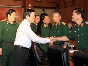 Vietnamese President Truong Tan Sang (front, L) meets with leaders of the Ministry of National Defence in Hanoi September 19, 2011 (Photo: Vietnam News Agency) Vietnamese President Truong Tan Sang (front, L) meets with leaders of the Ministry of National Defence in Hanoi September 19, 2011 (Photo: Vietnam News Agency)