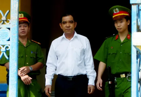 Huỳnh Ngọc Sĩ lãnh 26 năm tù ảnh 2 Huỳnh Ngọc Sĩ lãnh 26 năm tù ảnh 2