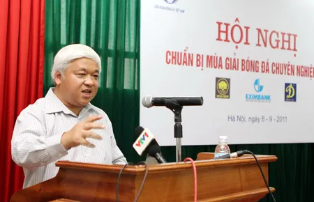 Chủ tịch CLB Hà Nội ACB Nguyễn Đức Kiên: “VFF không làm cho đội bóng tôn trọng”