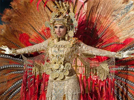 Bộ trang phục dân tộc đẹp nhất thuộc về đại diện của Panama Bộ trang phục dân tộc đẹp nhất thuộc về đại diện của Panama