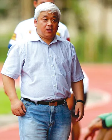 “Bầu” Kiên và tình yêu bóng đá