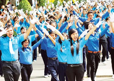 Thanh niên TPHCM tham gia múa dân vũ tại Công viên Tao Đàn, thiết lập kỷ lục Việt Nam. Ảnh: VIỆT DŨNG Thanh niên TPHCM tham gia múa dân vũ tại Công viên Tao Đàn, thiết lập kỷ lục Việt Nam. Ảnh: VIỆT DŨNG