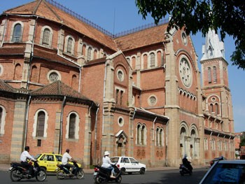 Notre Dame Cathedral is one of the favourite destinations in Ho Chi Minh City. (Photo:KK) Notre Dame Cathedral is one of the favourite destinations in Ho Chi Minh City. (Photo:KK)