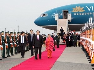 Welcome ceremony for PM Dung at the Haneda Airport in Tokyo (Source:VNA) Welcome ceremony for PM Dung at the Haneda Airport in Tokyo (Source:VNA)