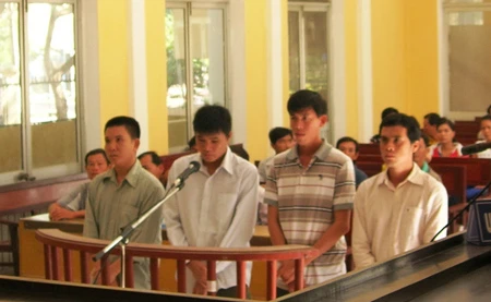 Vụ công an thị trấn Ngã Năm (Sóc Trăng) đánh chết người: 22 năm tù giam cho 4 đồng phạm