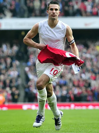 Van Persie - chỗ dựa cuối cùng của Arsenal