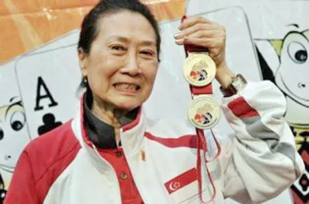 76 tuổi, vẫn… giành Huy chương Bạc