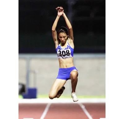 Trần Huệ Hoa (TPHCM) giành HCV nội dung nhảy 3 bước tại SEA Games 26. Ảnh: GIA HOA Trần Huệ Hoa (TPHCM) giành HCV nội dung nhảy 3 bước tại SEA Games 26. Ảnh: GIA HOA