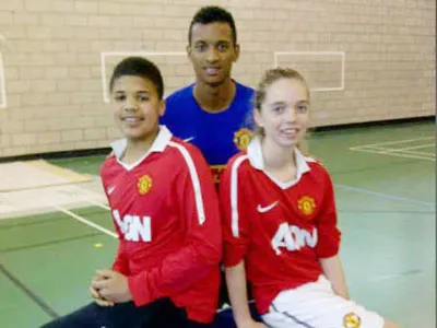 Nani giao lưu cùng 2 tay vợt.