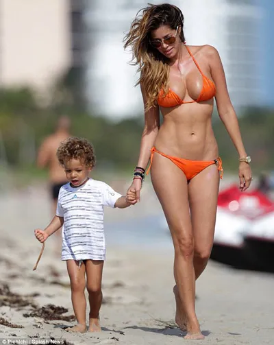 Sau 10 năm, Aida Yespica... vẫn chạy tốt