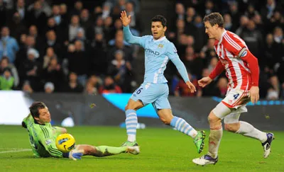 Vòng 17 Giải Ngoại hạng Anh 2011-2012: Thành Manchester toàn thắng