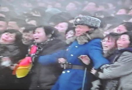 Người dân CHDCND Triều Tiên tiếc thương Chủ tịch Kim Jong-il Người dân CHDCND Triều Tiên tiếc thương Chủ tịch Kim Jong-il