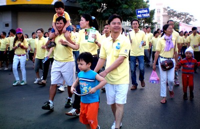 More than 13,500 people join the 7th Lawrence S. Ting Charity Walk . (Photo: SGGP) More than 13,500 people join the 7th Lawrence S. Ting Charity Walk . (Photo: SGGP)