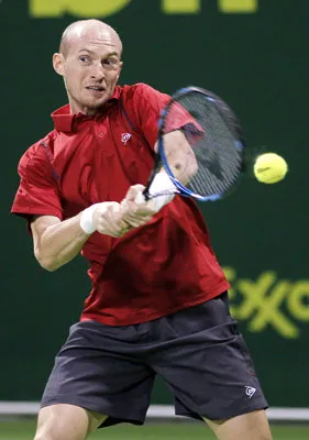 Qatar Open 2012: Davydenko bị loại sớm bởi Federer